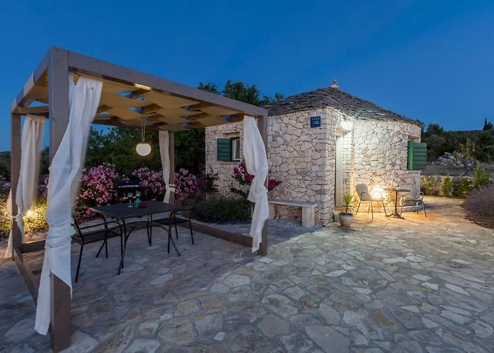 Dom wakacyjny House Magical Island Mirce
